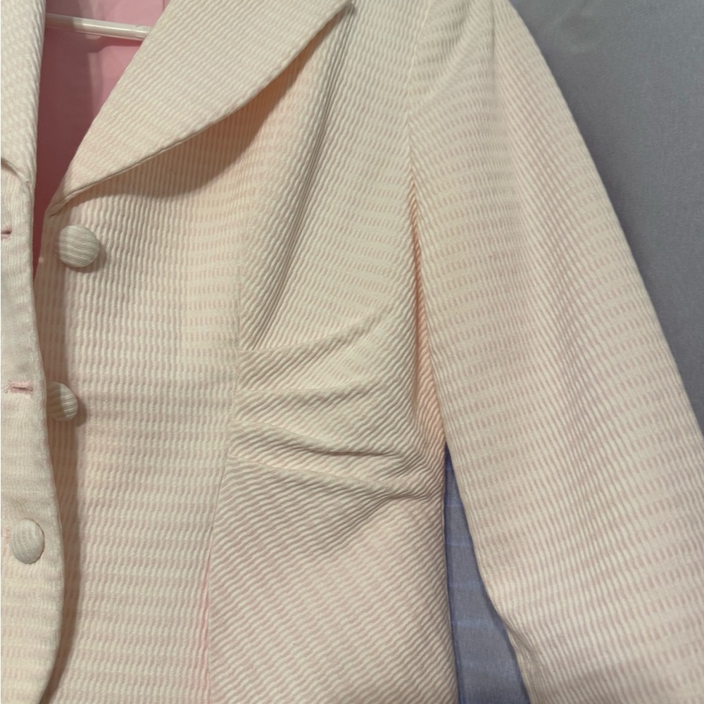 Prague Classy Women's Light Pink Textured Blazer - Picture 3 of 4